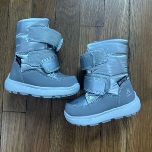 Kamik Dridefense Silver Kids Snow Boots size 5